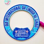 bambolê para foto setembro surdo,DIA INTERNACIONAL DA TRADUTOR E INTÉRPRETE DE LIBRAS PAINEL, PAINEL DIA DO INTÉRPRETE DE LIBRAS,23 DE SETEMBRO DIA INTERNACIONAL DA LÍNGUA DE SINAIS PAINEL, LÍNGUA DE SINAIS PAINEL,setembro surdo ,painel setembro surdo,setembro azul, setembro surdo, libras,língua de sinais,dia do surdo,surdo,dia nacional da educação de surdos, dia nacional da libras,LIBRAS ,SURDO,PAINEL DIA DA LIBRAS , painel dia da educação de surdo, inclusão ,ASL, 23 DE ABRI, 24 DE ABRIL