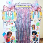 volta às aulas, volta às aulas 2026, painel volta às aulas, mural volta às aulas, portal volta às aulas, decoração volta às aulas, recepção escolar, acolhimento escolar, primeiro dia de aula, entrada decorada escola, boas-vindas alunos, painel escolar 2026, decoração escolar 2026, mural escolar, decoração pedagógica, volta às aulas educação infantil, volta às aulas ensino fundamental, material pedagógico volta às aulas, decoração para escola, painel educativo